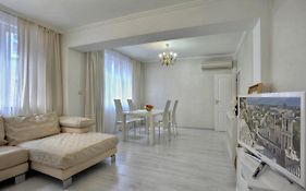 White Place Apartment